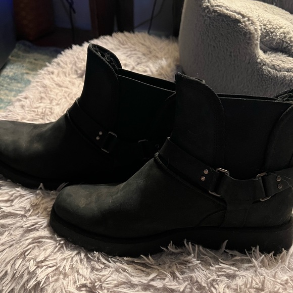 UGG Black Boots size 8 - Picture 6 of 7